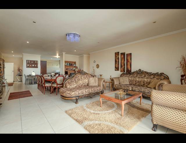 2 BEDROOM SIMPLEX FOR SALE IN LA LUCIA RIDGE
